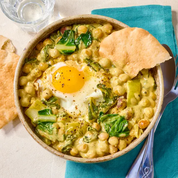 Curry de pois-chiches blettes et son oeuf
