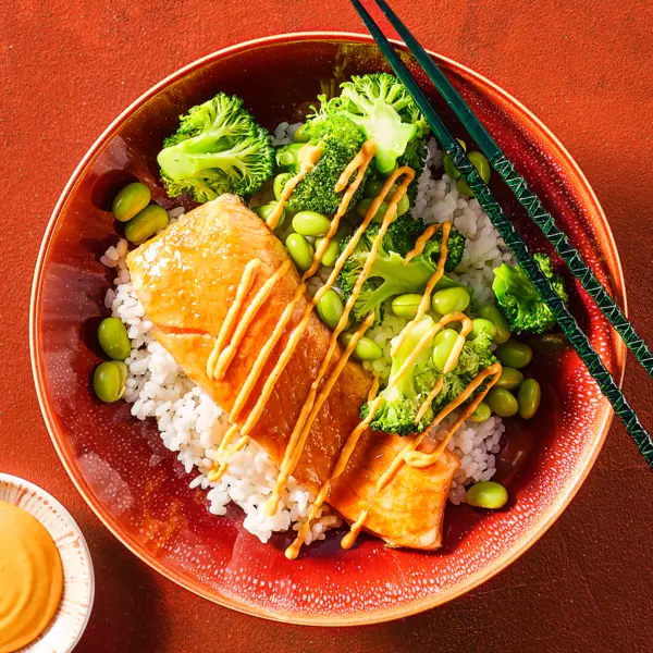 Pavé de saumon, brocolis et riz à sushi