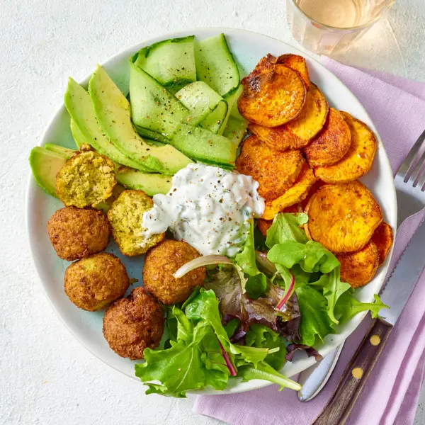 Buddha bowl falafels patate douce et tzatziki