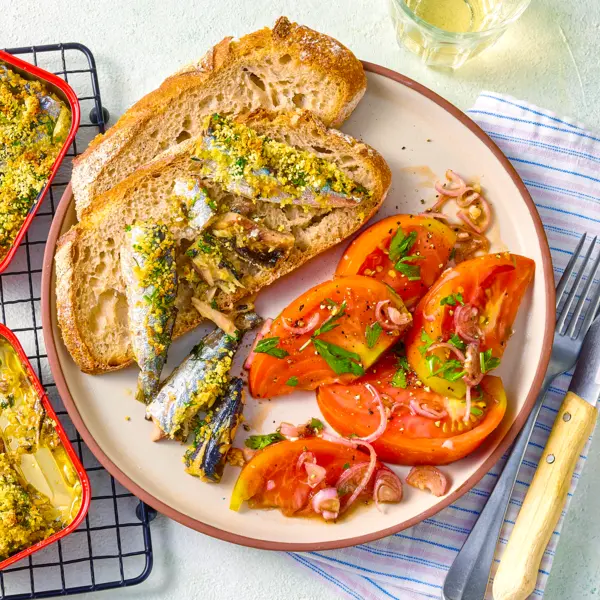 Sardines gratinées et salade de tomates