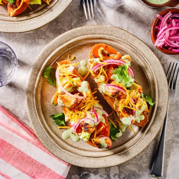 Patate douce garnie au poulet et cheddar