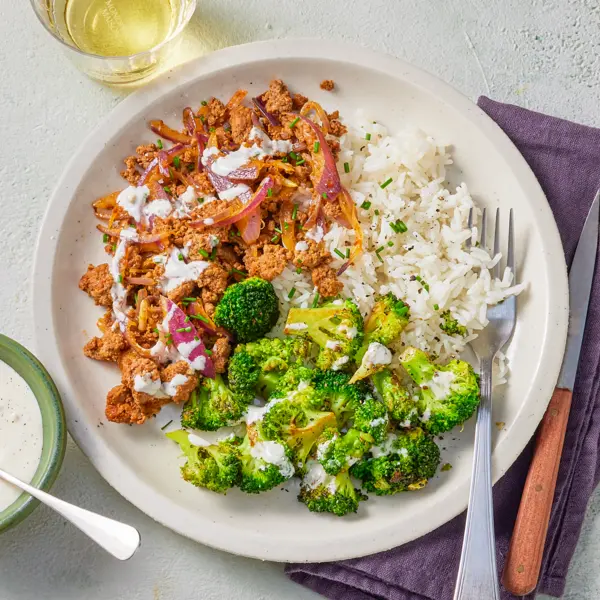 Bœuf pimenté, brocolis & sauce tahiné