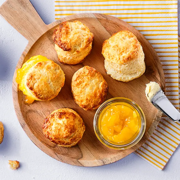 Scones à la confiture d'abricots