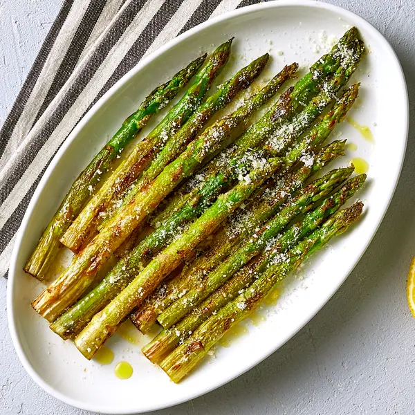Asperges vertes grillées au parmesan