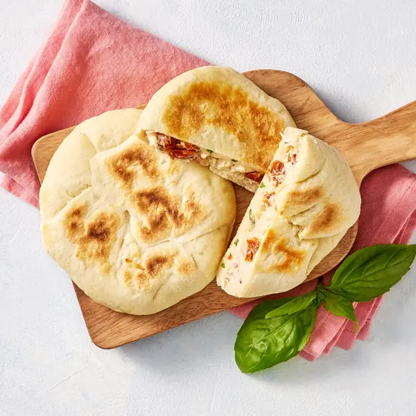 Naan caprese
