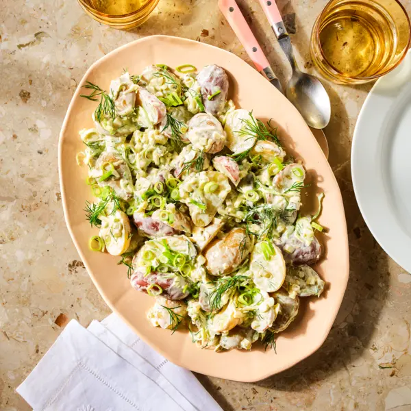 Salade de pommes de terre grenailles aux cornichons et cheddar