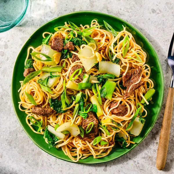 Nouilles au bœuf et sauce soja