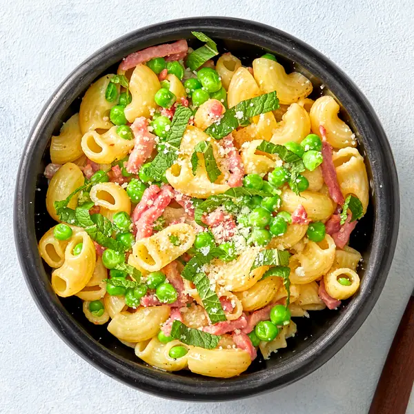 Pâtes au bacon, petit pois et menthe