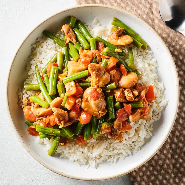Haricots verts au poulet à l'indonésienne