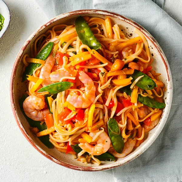 Nouilles chinoises aigres-douces aux crevettes