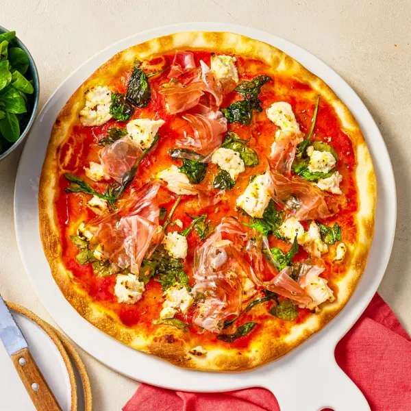 Pizza ricotta, épinards, speck