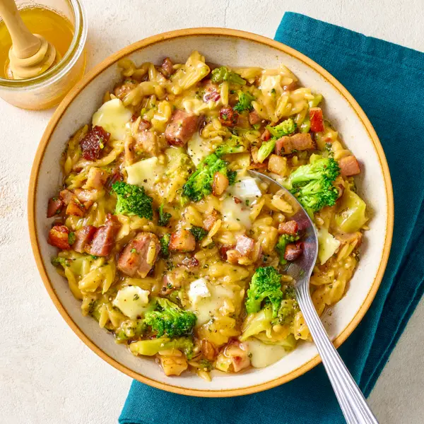 Orzotto lardons et brocoli au camembert