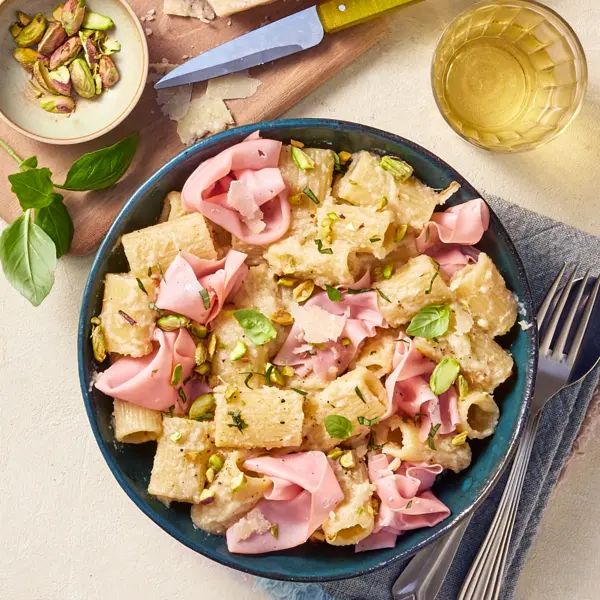 Pâtes crème d'artichaut & mortadelle