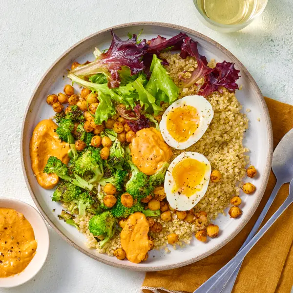 Oeuf mollet et pois-chiches à la sauce pesto