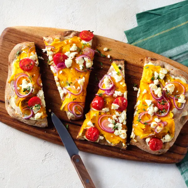 Pinsa au potiron, tomates et féta