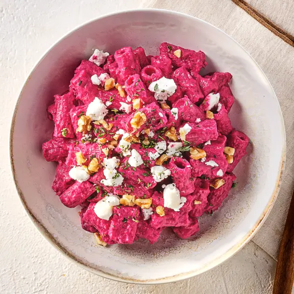 Rigatoni roses aux betteraves & chèvre