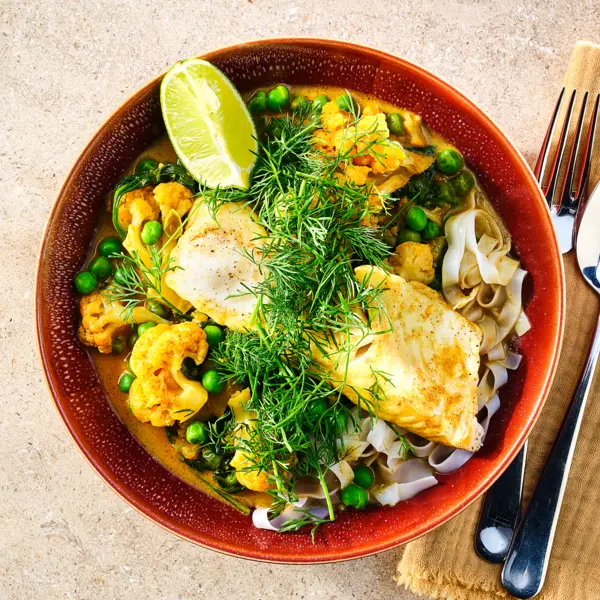 Curry de nouilles de riz au cabillaud