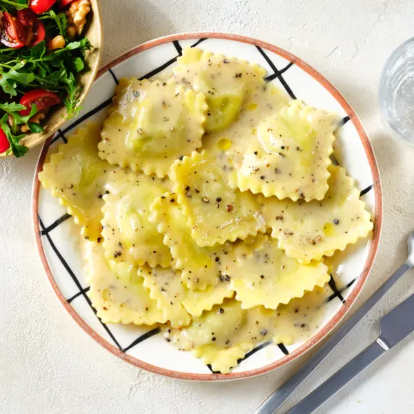 Raviolis cacio e pepe