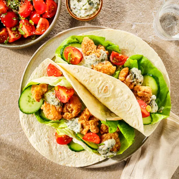 Wraps au poulet croustillant à la mayonnaise nori et au sésame