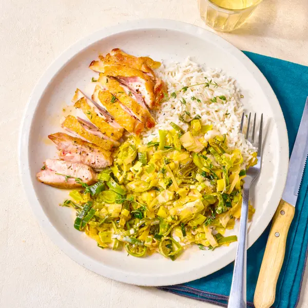 Poulet crispy et poireaux fondus à la crème