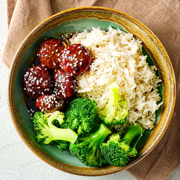 Boulettes de boeuf caramélisées et riz coco