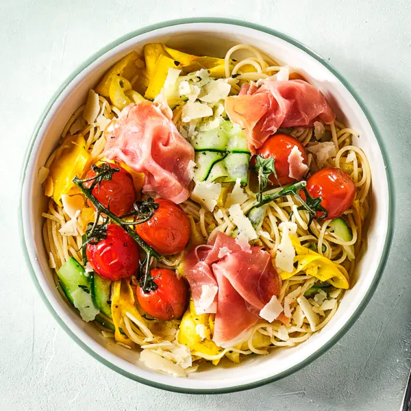 Spaghetti aux courgettes et prosciutto