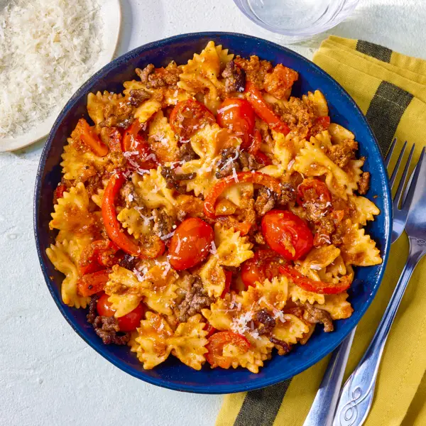 Farfalle poivrons & boeuf hâché sauce pesto rosso