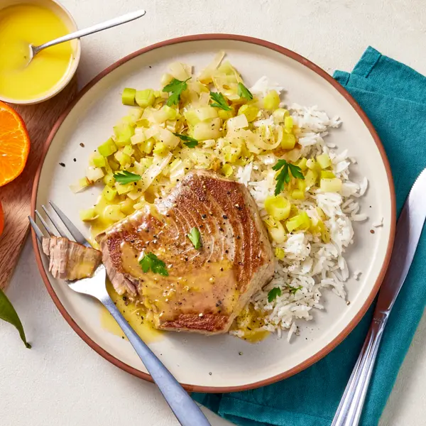 Thon, beurre de clémentine, poireaux & riz