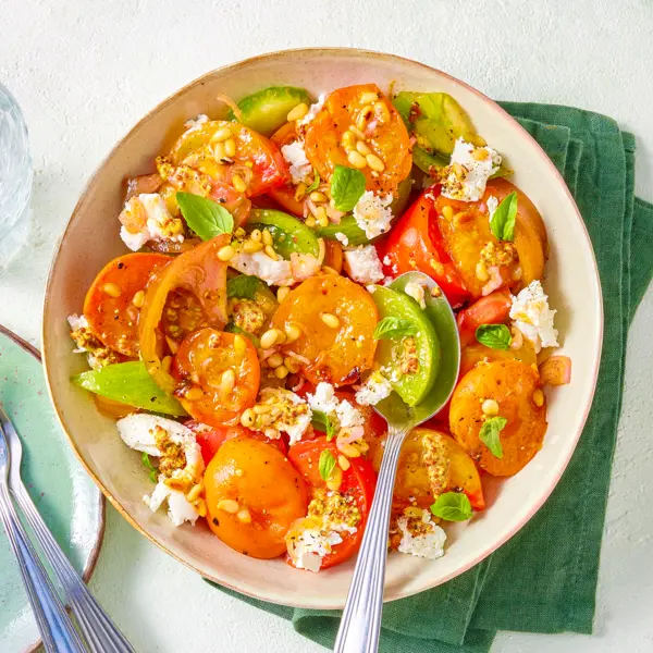 Salade tomates et abricots au chèvre