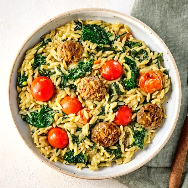 Pâtes orzo crémeuses aux boulettes de viande