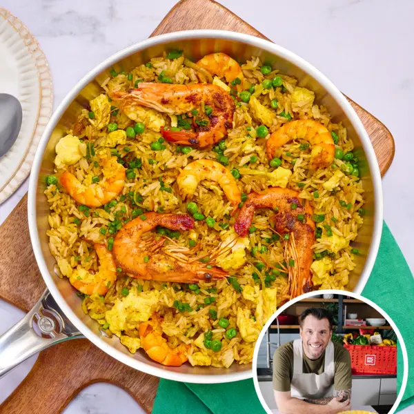 Riz épicé sauté aux crevettes curry et gingembre