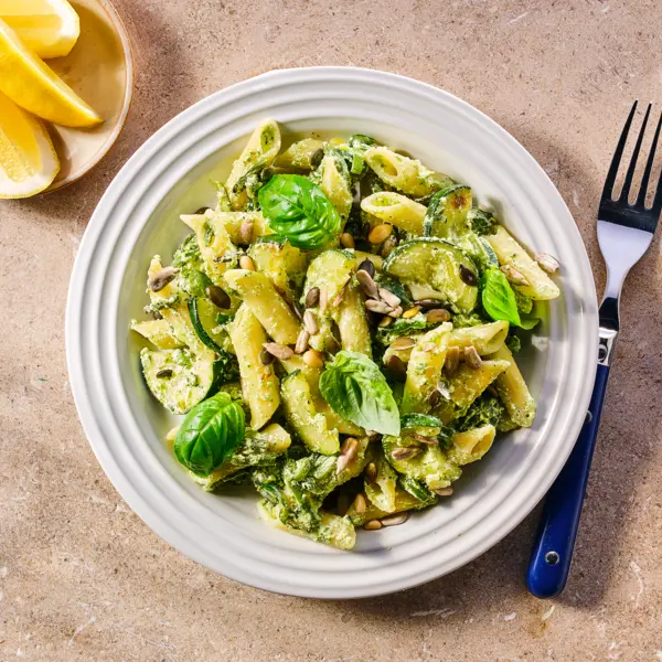 Penne aux haricots plats et à la courgette