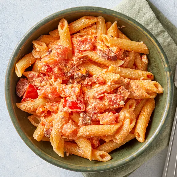 One-pot-pasta aux tomates, chorizo et feta